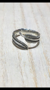 Feather sterling silver ring, Adjustable feather sterling silver ring, Gift for her, Gift for him, Boho silver ring, Thumb silver ring