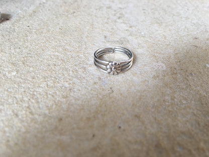 Flower Midi ring,, sterling silver midi ring, flower toe ring, boho midi ring, silver toe ring, adjustable midi and toe ring, pinki silver