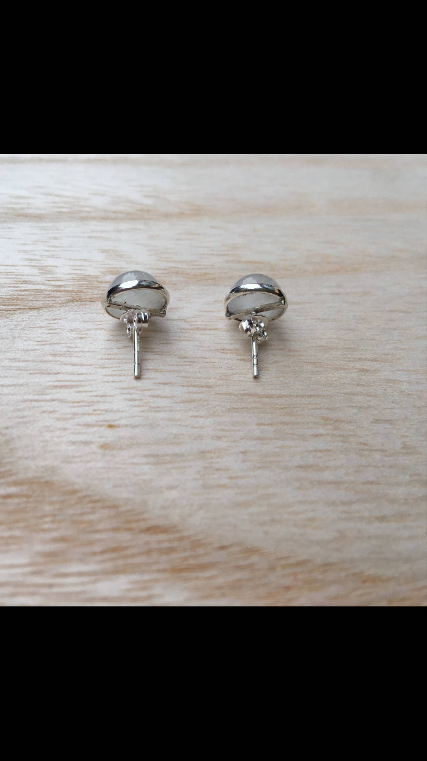 Stud moonstone sterling silver earrings Round