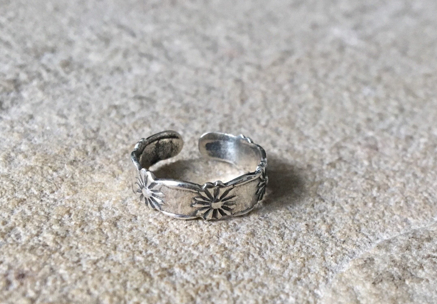 Flower Midi ring, Daisy toering, sterling silver midi ring, flower toe ring, boho midi ring, silver toe ring, adjustable midi and toe ring,