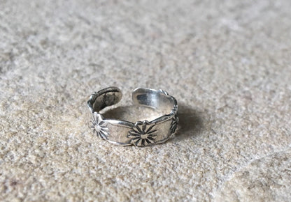 Flower Midi ring, Daisy toering, sterling silver midi ring, flower toe ring, boho midi ring, silver toe ring, adjustable midi and toe ring,