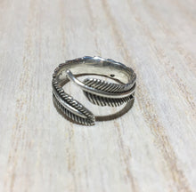 Load image into Gallery viewer, Feather sterling silver ring, Adjustable feather sterling silver ring, Gift for her, Gift for him, Boho silver ring, Thumb silver ring