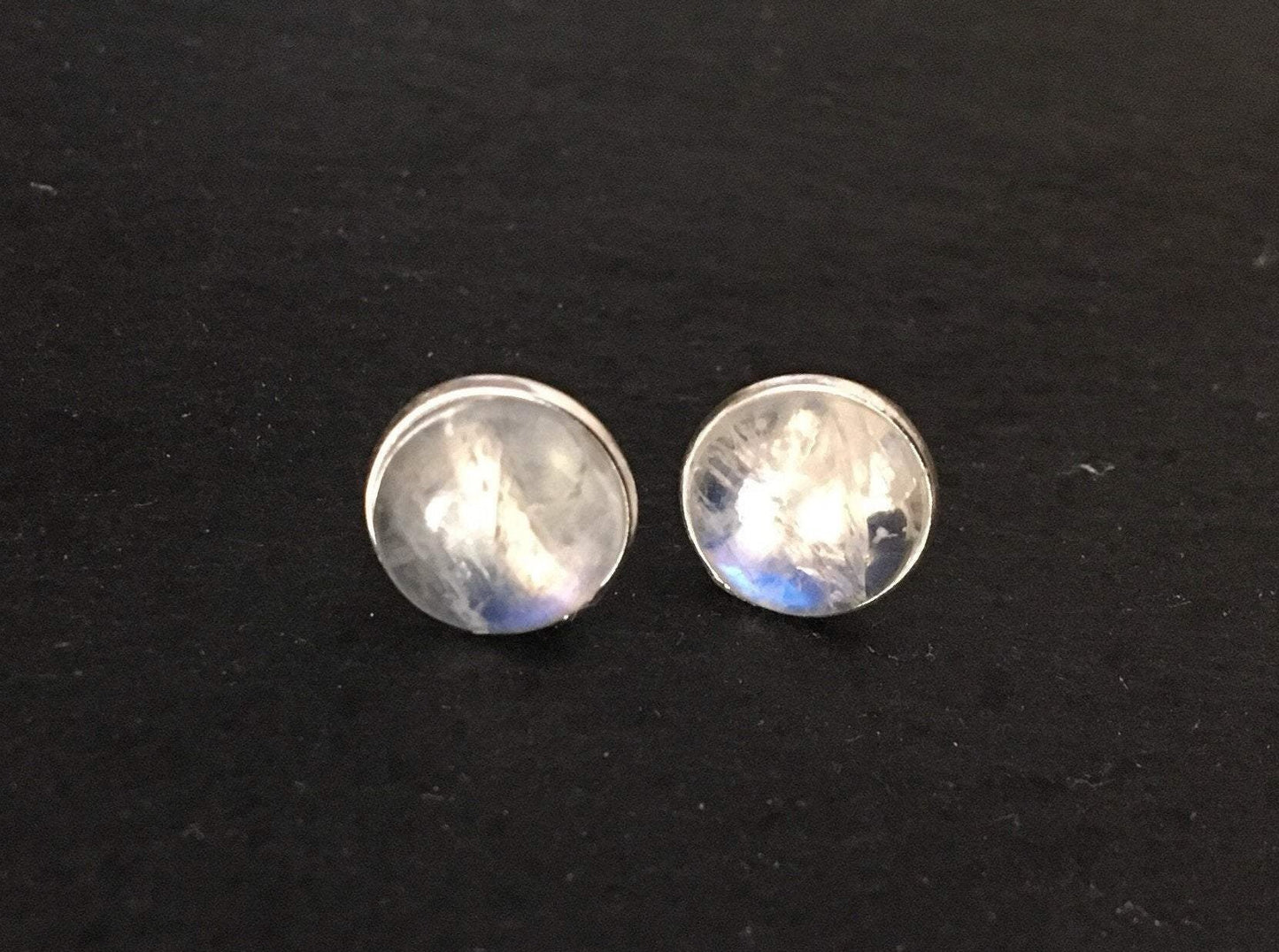 Stud moonstone sterling silver earrings Round