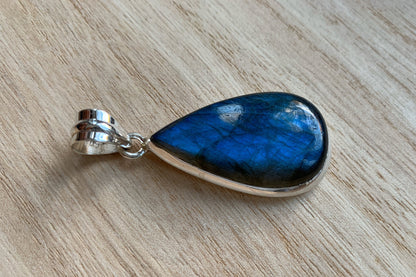 Labradorite silver pendant, Teardrop Labradorite pendant, labradorite Jewellery Perfect gift for her, St Valentine gift