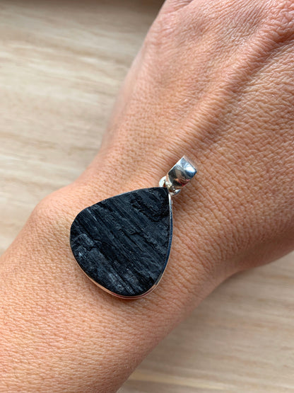 Black turmaline teardrop pendant, Sterling silver raw turmaline  pendant, Tourmaline jewellery, Turmaline,Natural turmaline, Turmaline Gifts